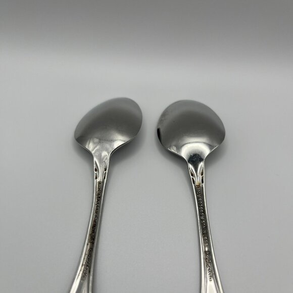 Oneida ARBOR‎ ROSE TRUE ROSE 1881 Rogers Stainless Flatware TWO Teaspoons Spoons - Picture 8 of 9